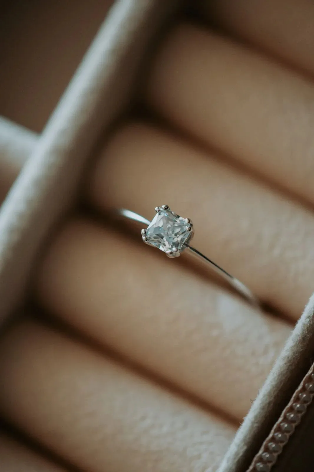 Gretchen Solitaire Ring (Silver)